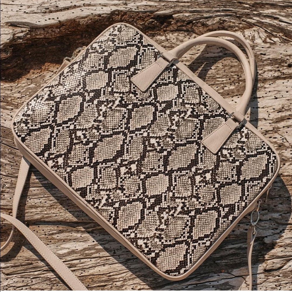 NWT White House Black Market Snake-Print Computer Laptop Tote Bag - Picture 6 of 9